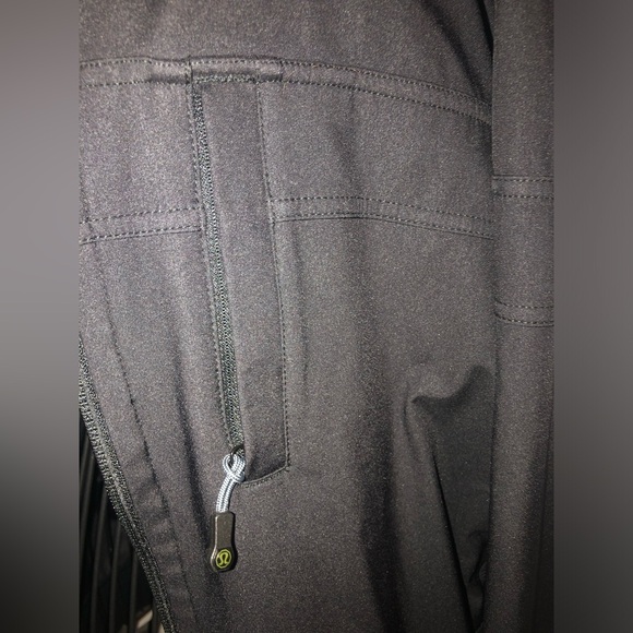 Size large Lululemon jacket - Picture 2 of 10